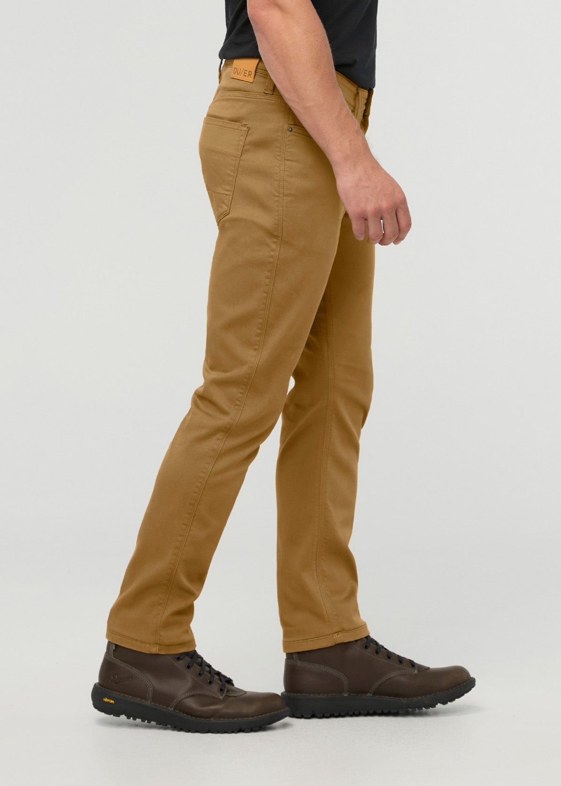 No Sweat Athletic Taper - Caramel | DUER