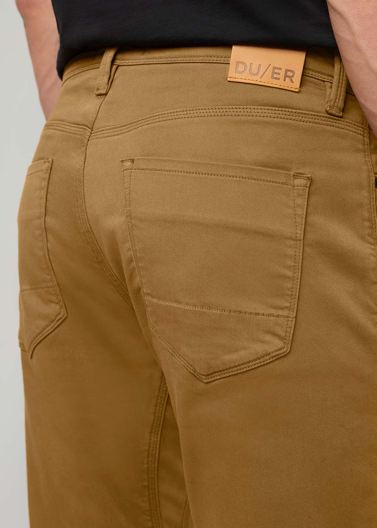 No Sweat Athletic Taper - Caramel | DUER