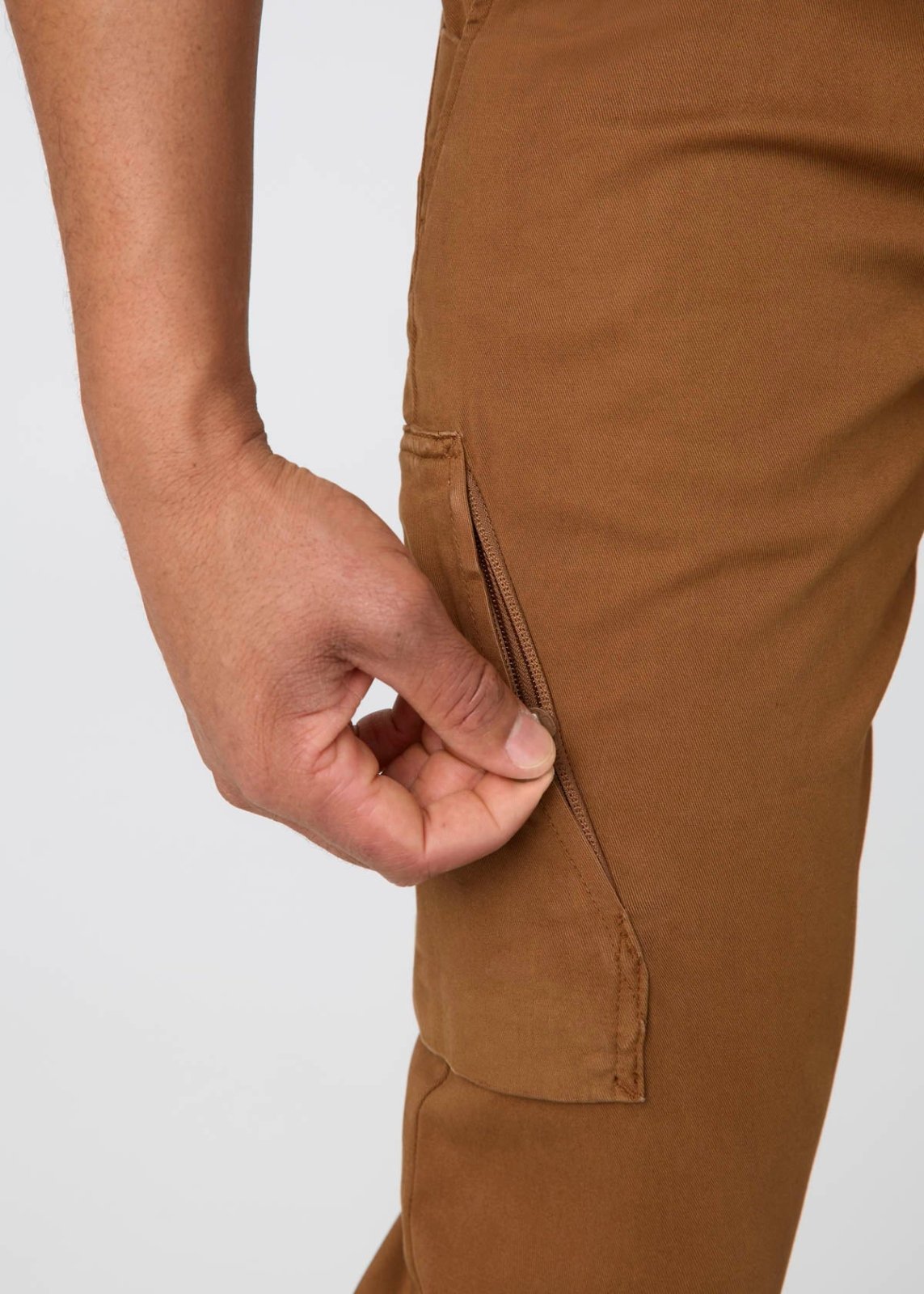 Men's Harvest Relaxed Water Resistant Cargo Pant zippered side pocket
