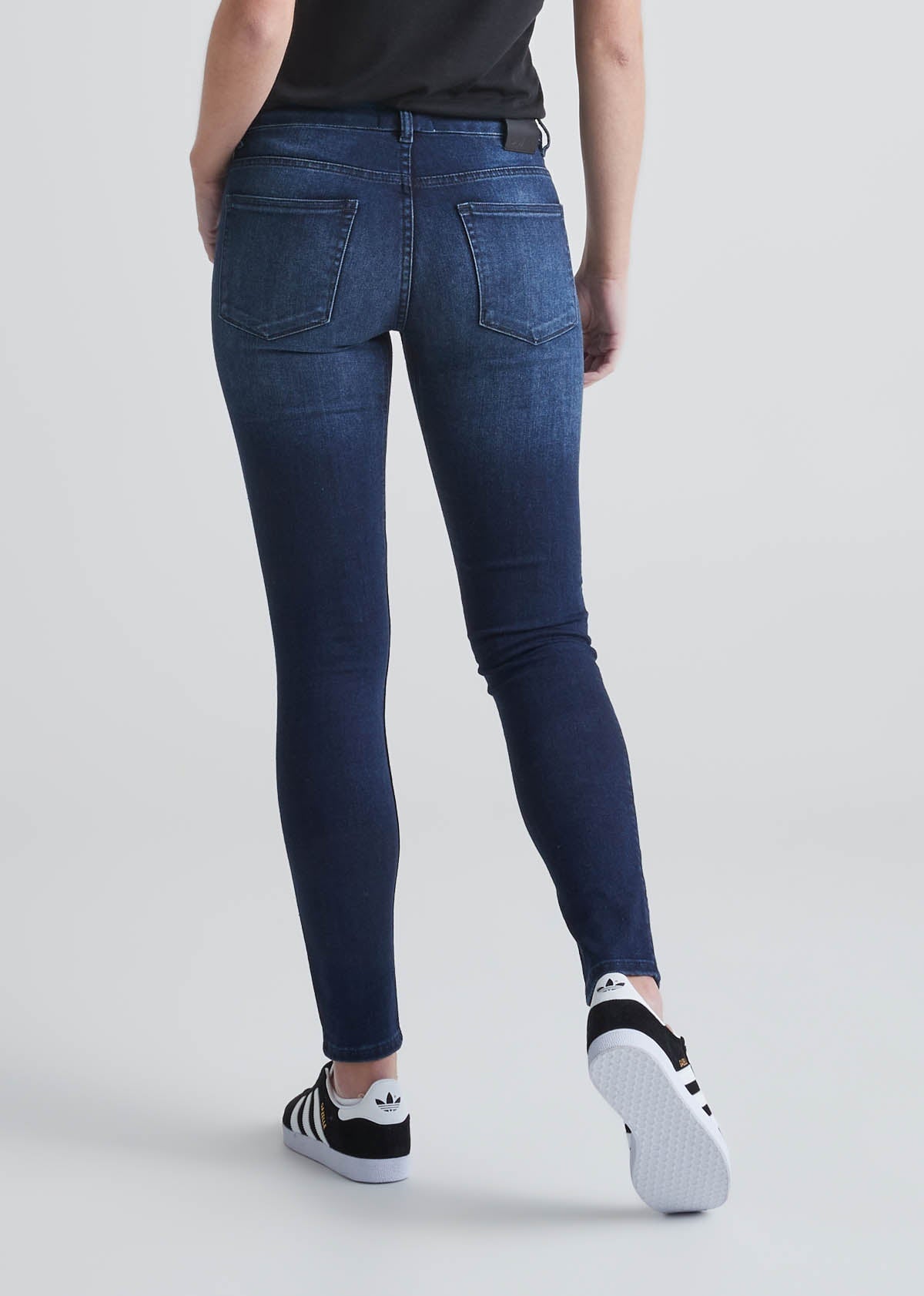 womens dark wash skinny fit stretch jeans back