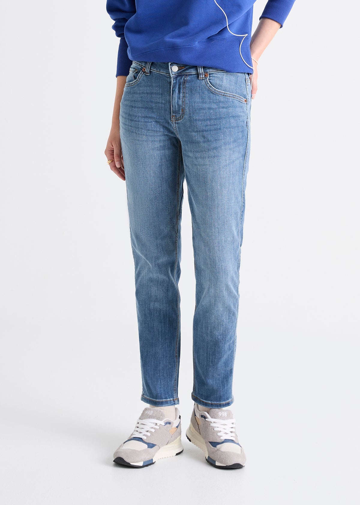 women&#39;s girlfriend stretch denim light wash front
